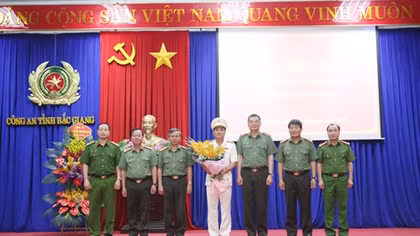 Công bố quyết định bổ nhiệm chức vụ Phó giám đốc Công an tỉnh Bắc Giang