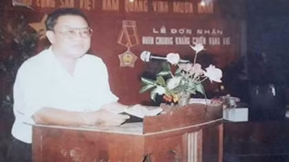 Quê hương, bến đò và người anh hùng