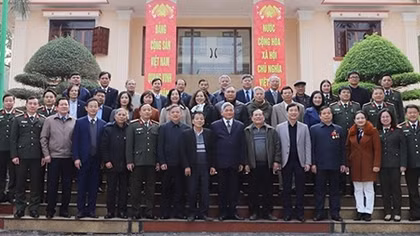 Công an tỉnh Yên Bái gặp mặt đội ngũ văn nghệ sỹ, trí thức có uy tín tiêu biểu