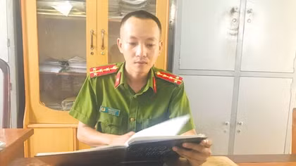 Khi bản làng có anh