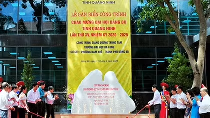 Quảng Ninh gắn biển 10 công trình chào mừng Đại hội