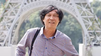 Khi người đẹp đi vào thi ca