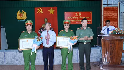 Đồng Nai tặng nhiều bằng khen cho Công an TP Biên Hòa 