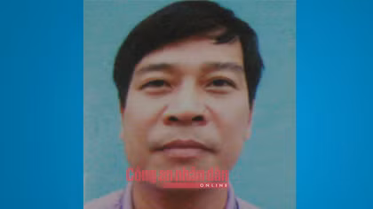 Nguyên Phó trưởng Chi Cục THADS bán tài sản của đương sự để trả nợ cá độ bóng 