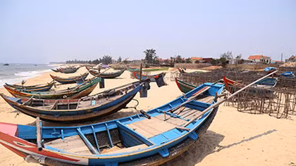 Hỗ trợ gần 1,9 tỷ đồng cho ngư dân bị ảnh hưởng sự cố môi trường biển miền Trung