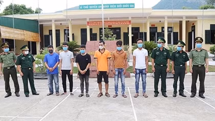 Triệt phá đường dây đưa 16 người trốn sang Trung Quốc