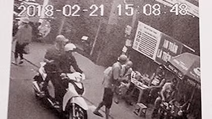 Truy tìm 2 đối tượng cướp tài sản Việt kiều Đức ở phố Tây