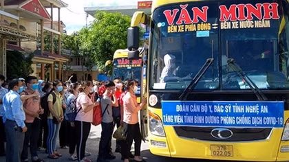 60 y, bác sĩ Nghệ An lên đường hỗ trợ Bình Dương chống dịch