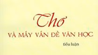 Người thơ sống với thơ