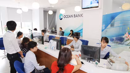Mua ngân hàng 0 đồng vì không còn giải pháp nào khác
