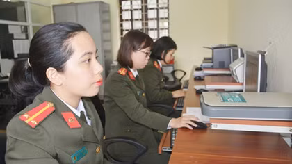 Phụ nữ Phòng Hồ sơ nghiệp vụ - Công an tỉnh Quảng Ninh: Những người khiến tài liệu "biết nói"