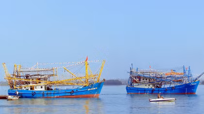 Tháo gỡ vướng mắc cho “tàu cá 67” vươn khơi