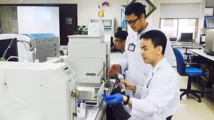 Bác sỹ 76 lần hiến máu và tiểu cầu