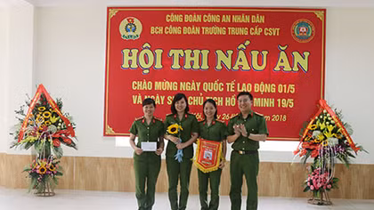 Hội thi nấu ăn giỏi tại trường trung cấp Cảnh sát vũ trang