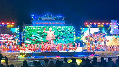 Hải Phòng rực rỡ Lễ hội Hoa Phượng Đỏ