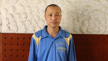 Say rượu, mang dao chém vợ cũ và con riêng thương tích nặng