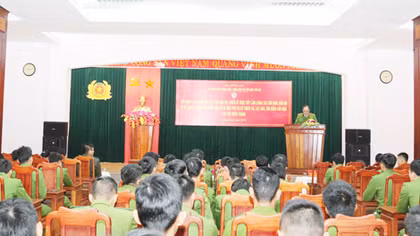 Khai giảng lớp huấn luyện nghiệp vụ cứu nạn, cứu hộ khu vực miền Trung