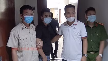 Đánh sập sàn tiền ảo “khủng”