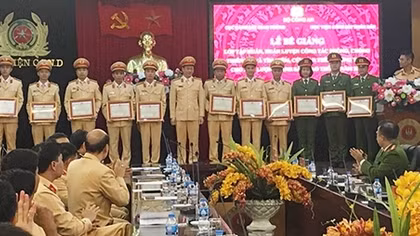 Huấn luyện công tác phòng chống thiên tai, tìm kiếm cứu nạn trên đường thủy
