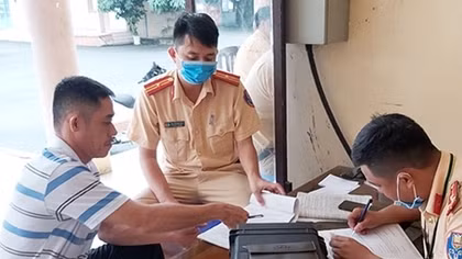 Tài xế sử dụng rượu bia, điều khiển xe quá tốc độ trên cao tốc 