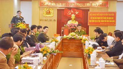 Khen thưởng 4 đơn vị có thành tích trong đấu tranh với tổ chức tín dụng đen hoạt động trên toàn quốc