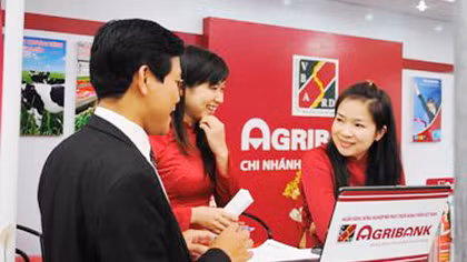 Sổ tiết kiệm 1 tỷ đồng chờ đón khách hàng khi gửi tiền tại Agribank
