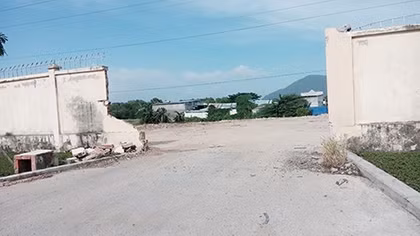 Tràn lan xây dựng không phép dọc hành lang khu công nghiệp