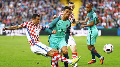EURO 2016: Darijo Srna và câu chuyện về tình phụ tử