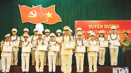 Nhớ lời Bác dạy: ''Đối với tự mình phải cần, kiệm, liêm, chính''