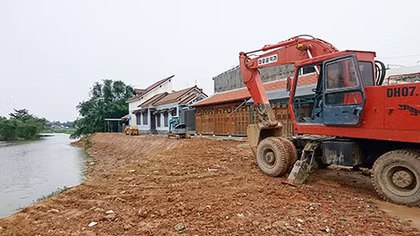 Doanh nghiệp ngang nhiên lấn chiếm hàng trăm mét vuông “đất vàng” ven Quốc lộ 1A