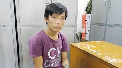Trộm xe mô tô trên đường đi tiêu thụ thì bị bắt