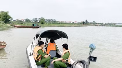 Lập chốt gác ngăn chặn nạn “cát tặc” trên sông