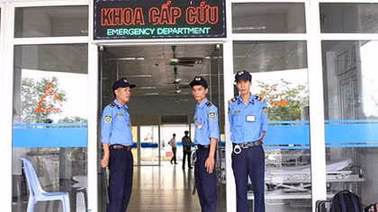 Siết chặt an ninh bệnh viện