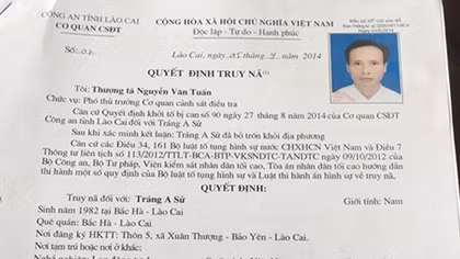Vận động đối tượng truy nã từ nước ngoài về đầu thú