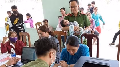 Công an huyện biên giới đạt tiến độ về đích sớm cấp căn cước công dân