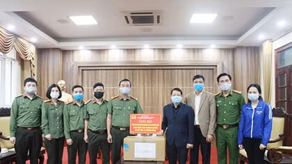 Cục Công nghiệp An ninh ủng hộ huyện Mê Linh chống dịch