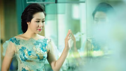 Hoa hậu Ngô Phương Lan: Lắm lúc cũng khóc thầm