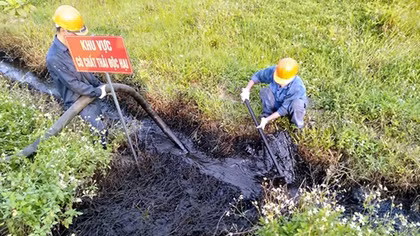 Phát hiện lượng lớn hạt điều trong chất thải gây bỏng một người dân