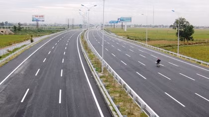 Làm 23 km đường từ Hà Đông đi Xuân Mai