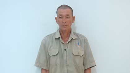 Bị đánh mù mắt vì bị nghi nói người khác trộm điện thoại