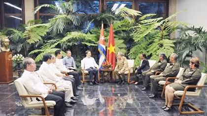 “Đi trước mở đường” trong quan hệ đối ngoại 
