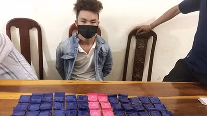 Bắt 3 đối tượng, thu 1 bánh heroin và 10.000 viên ma túy