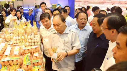 Có gương thì phải biết soi