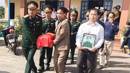 Quảng Trị bàn giao, tiễn đưa hài cốt liệt sĩ về quê nhà