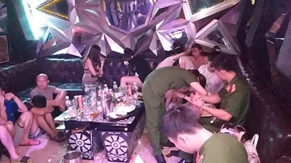 Phát hiện 93 đối tượng bay lắc tại quán karaoke PhanTom 