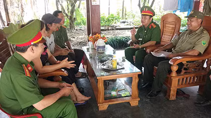 Bốn cùng với nhân dân, góp phần chuyển hóa địa bàn