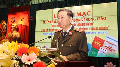 Cán bộ, chiến sỹ CAND đọc và học tập suốt đời theo tấm gương Bác Hồ vĩ đại