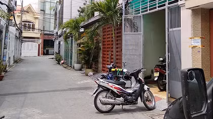 Gia đình chủ doanh nghiệp sống trong lo lắng sau khi bị nhóm người đòi nợ khống chế
