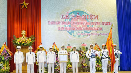 Công an tỉnh Yên Bái đón nhận Huân chương Chiến công hạng Nhì