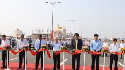 Thông xe đoạn cuối đường Phạm Văn Đồng 